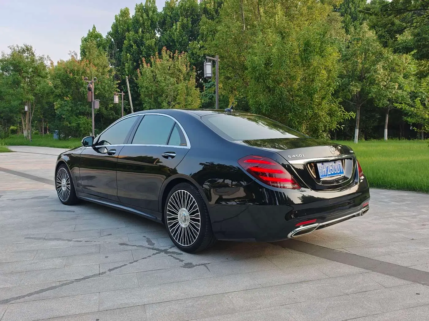 Mercedes-Benz S-Class 2019 — Фото 4/20