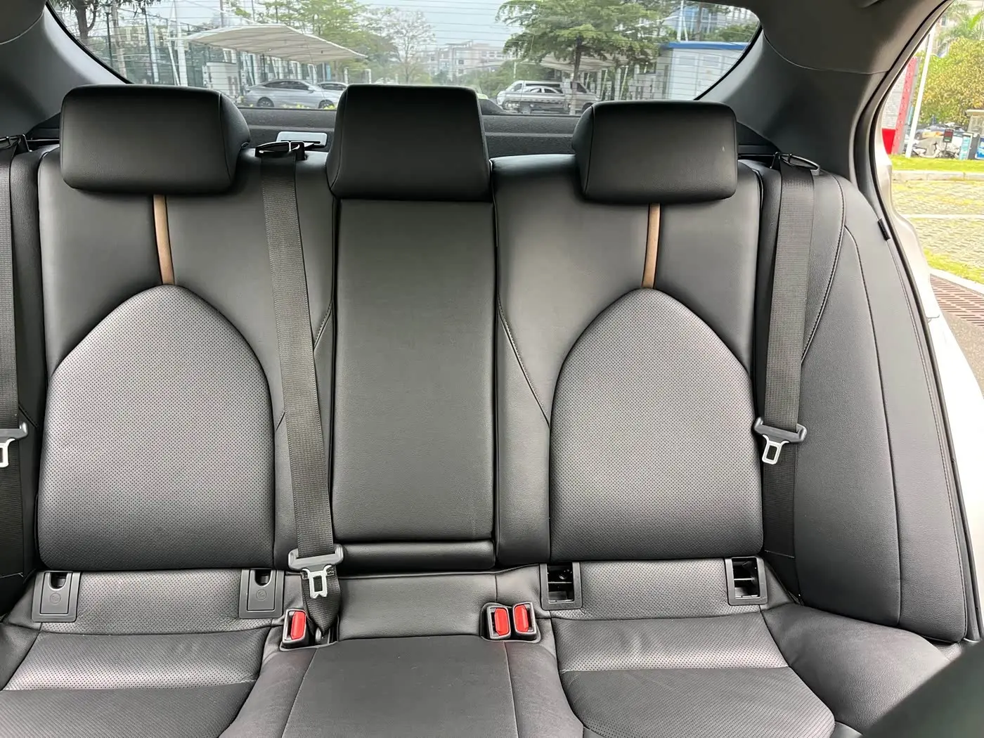 Toyota Camry 2019 — Photo 17/20