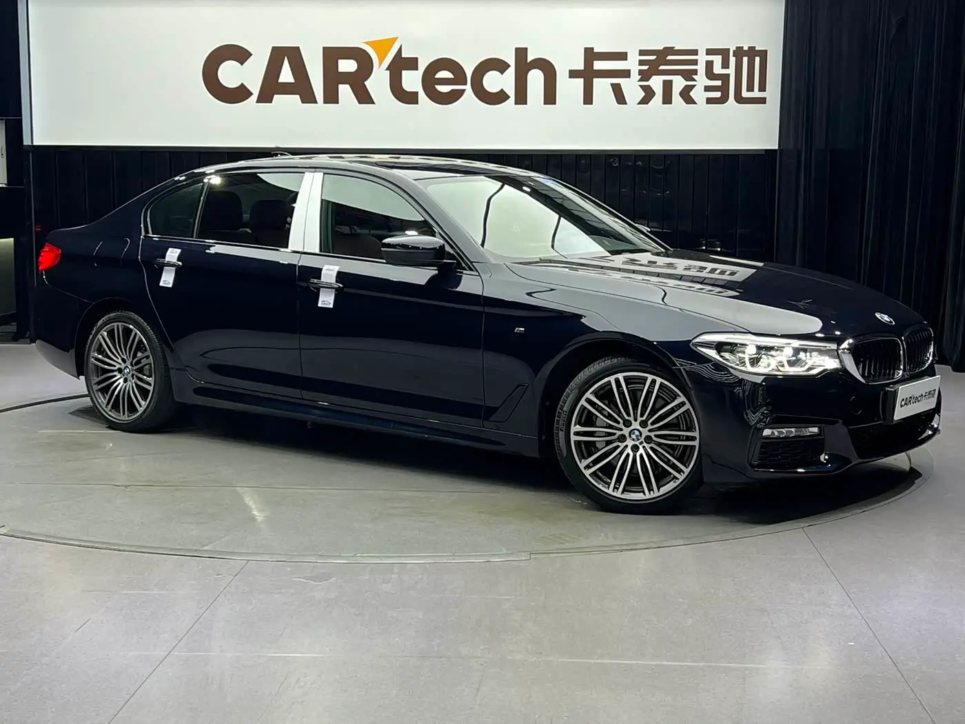 BMW 5 Series 2018 — Photo 2/13