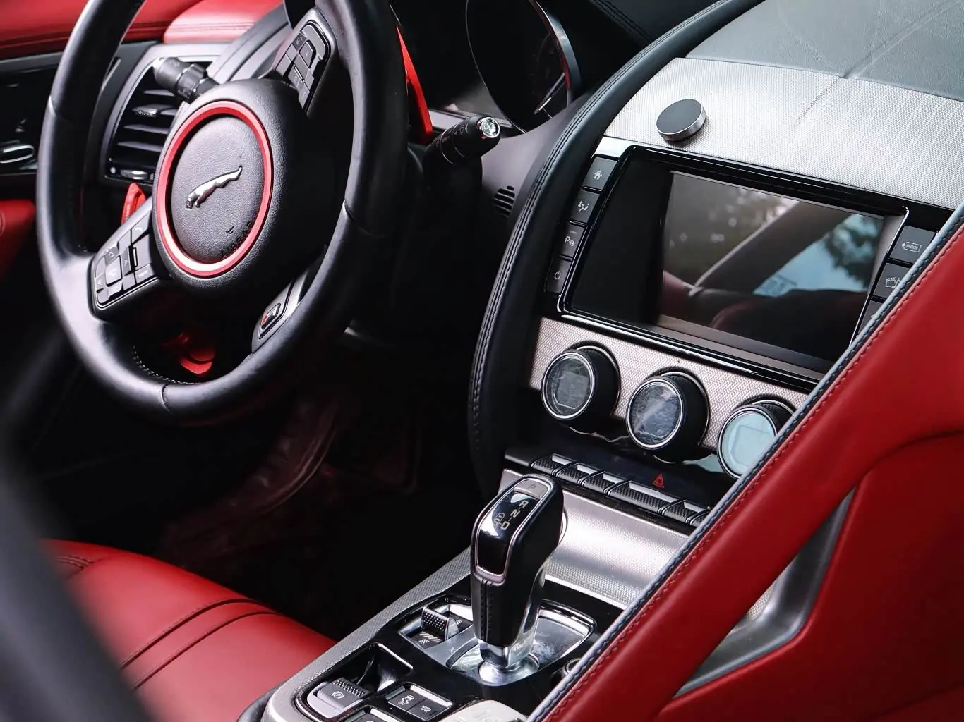 Jaguar F-TYPE 2016 — Photo 9/9