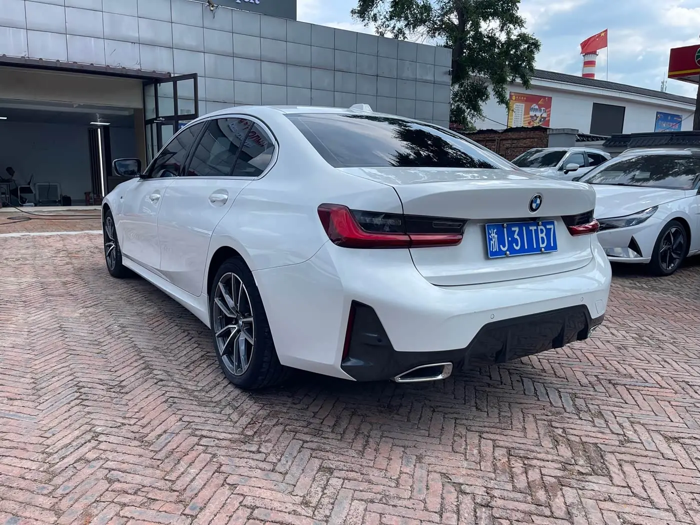 BMW 3 Series 2023 — Photo 19/20