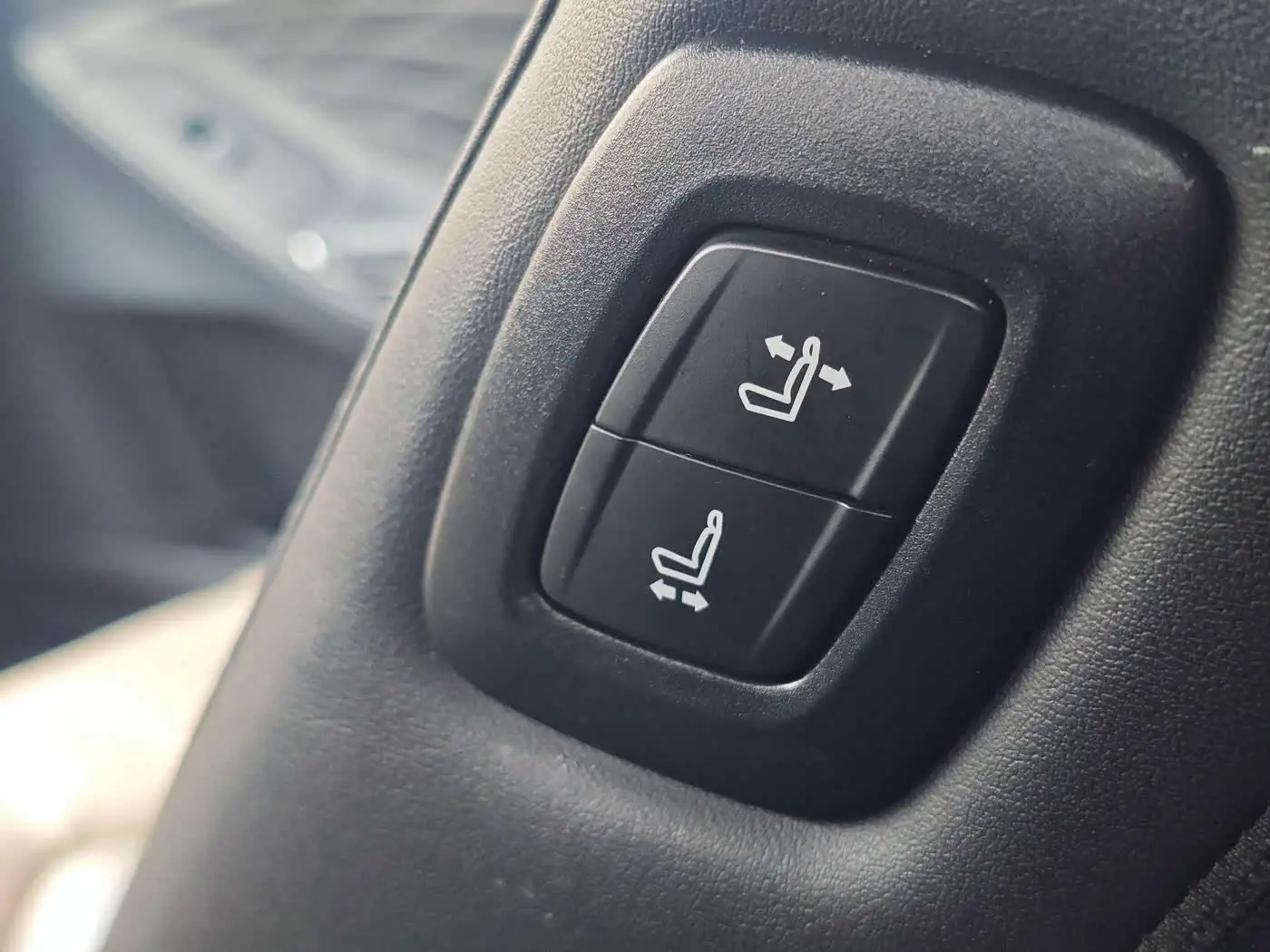 Toyota Avalon 2023 — Photo 12/15