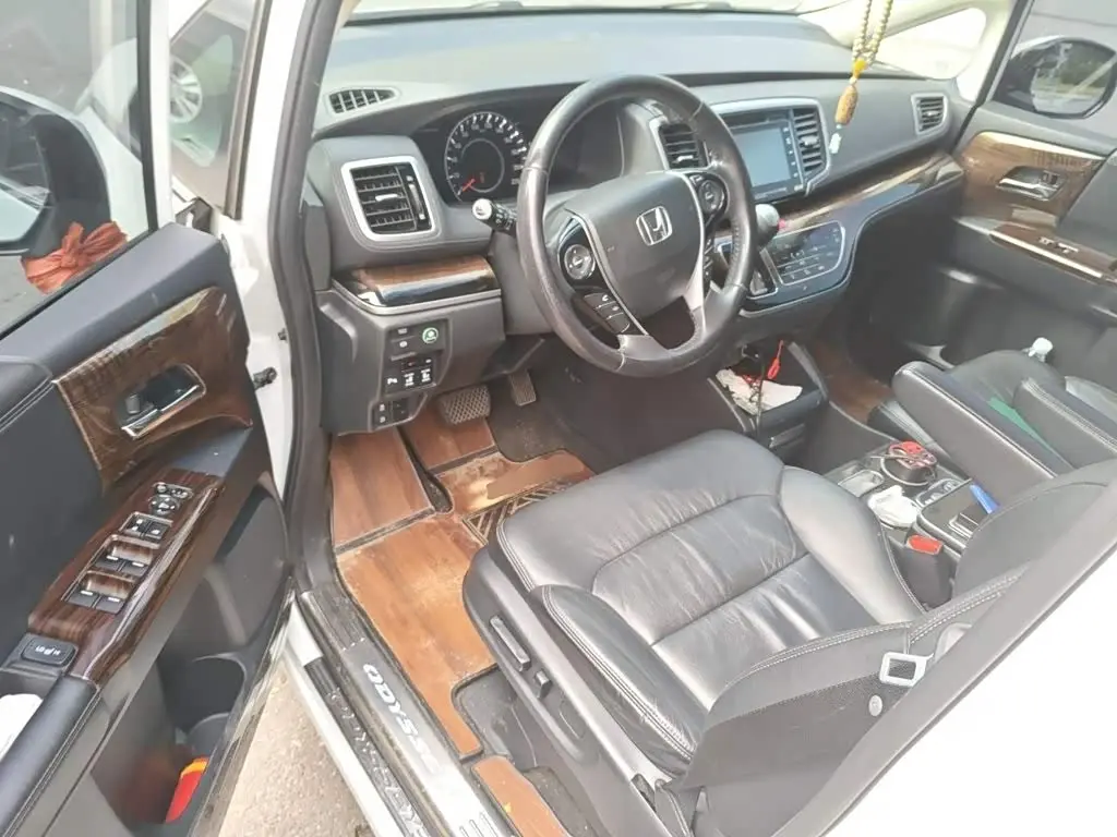 Honda Odyssey 2016 — Photo 14/20