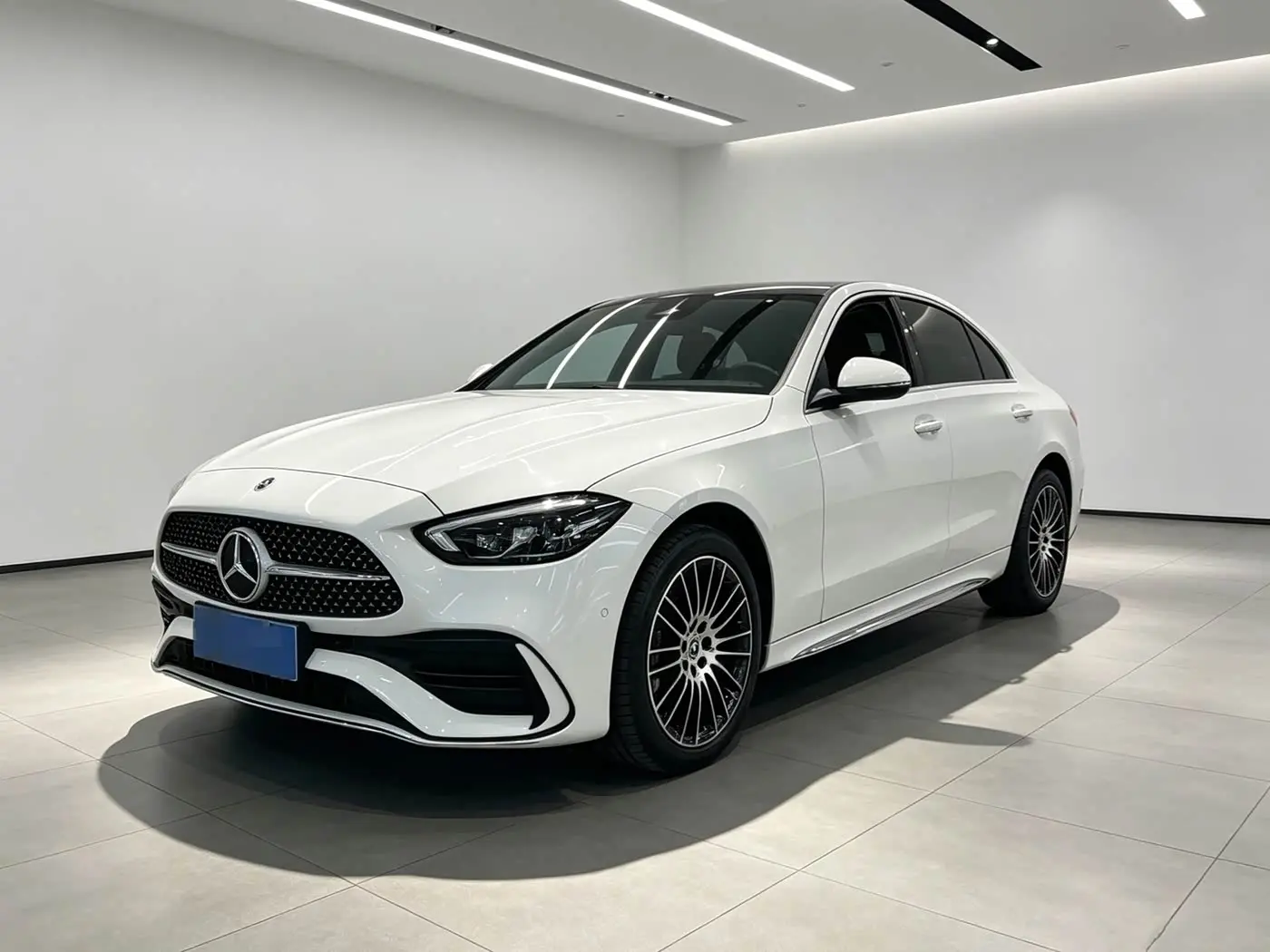 Mercedes-Benz C-Class 2026 — Фото 1/16
