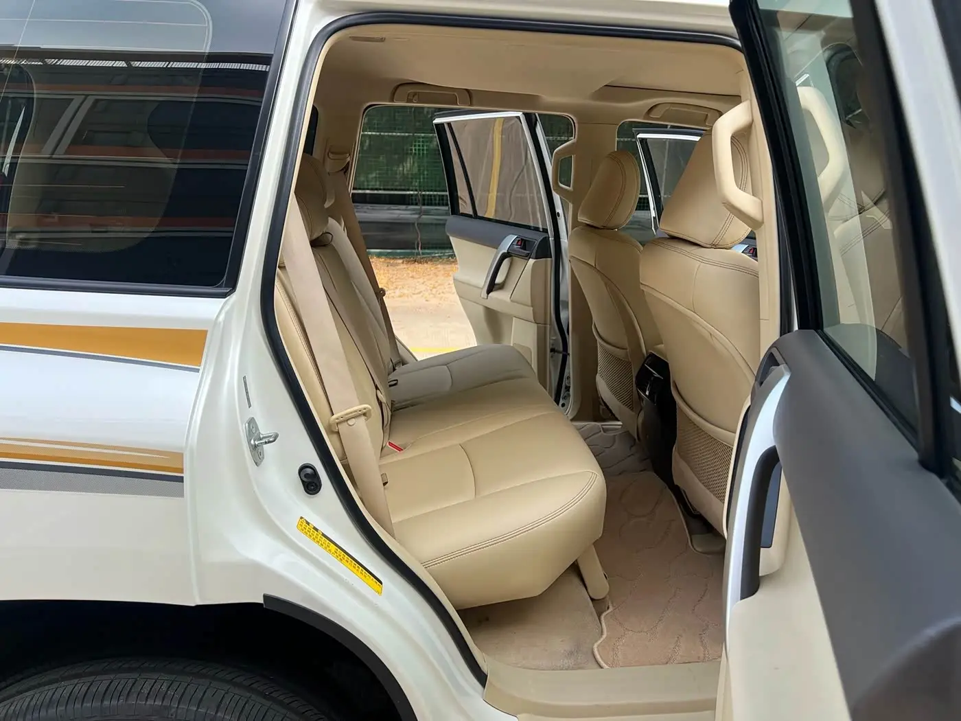 Toyota Prado 2014 — Photo 9/18
