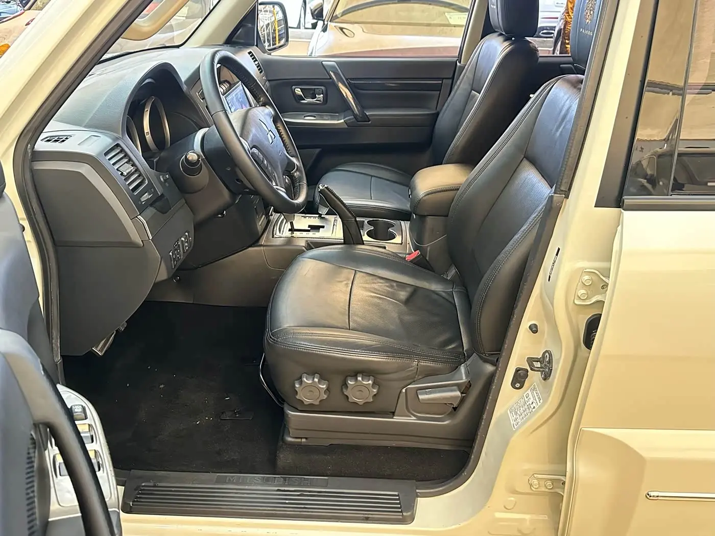 Mitsubishi Pajero 2020 — Photo 7/9