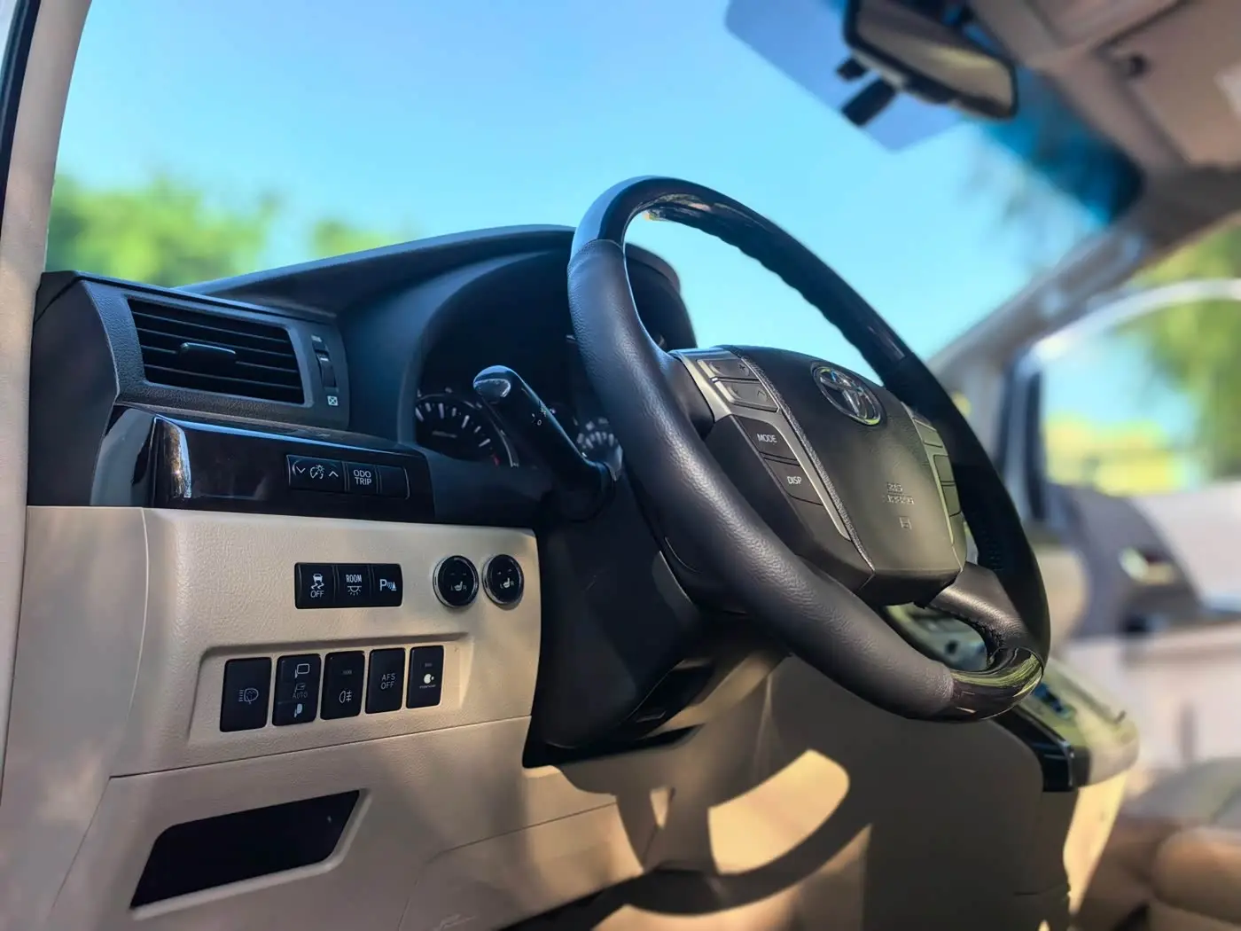 Toyota Alphard 2016 — Фото 16/20