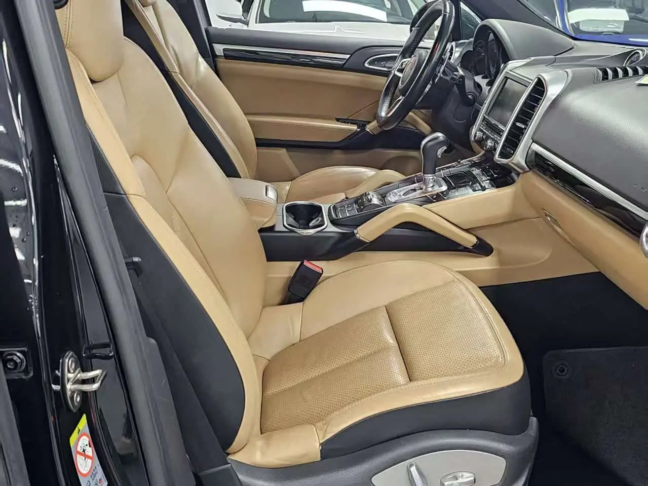 Porsche Cayenne 2015 — Şəkil 7/20