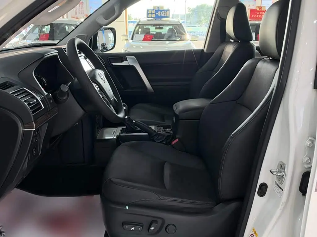 Toyota Prado 2019 — Photo 8/10