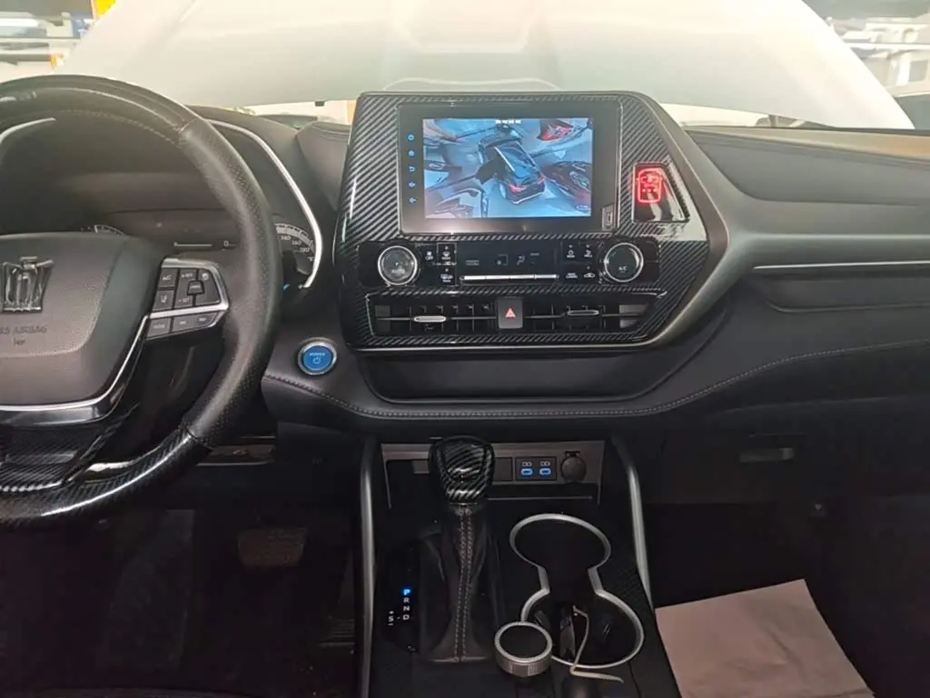 Toyota Crown Kluger 2022 — Photo 12/19