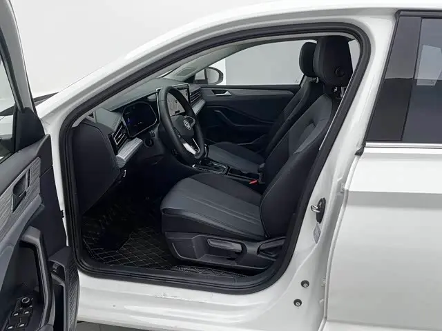 Volkswagen Sagitar 2025 — Photo 3/3