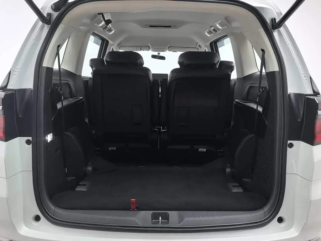 Honda Odyssey 2023 — ფოტო 16/20