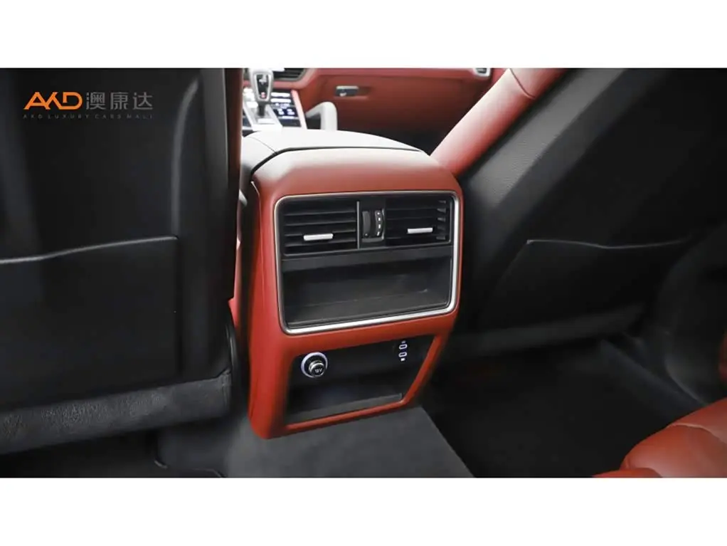 Porsche Cayenne New Energy 2021 — Photo 9/10