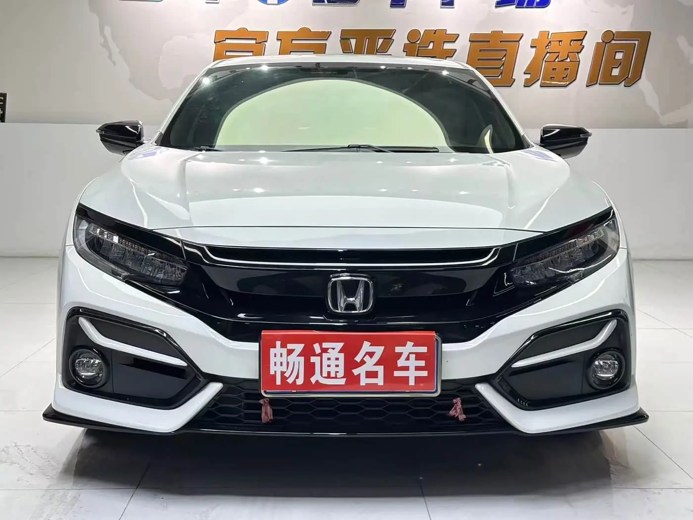Honda Civic 2022 — Фото 1/9