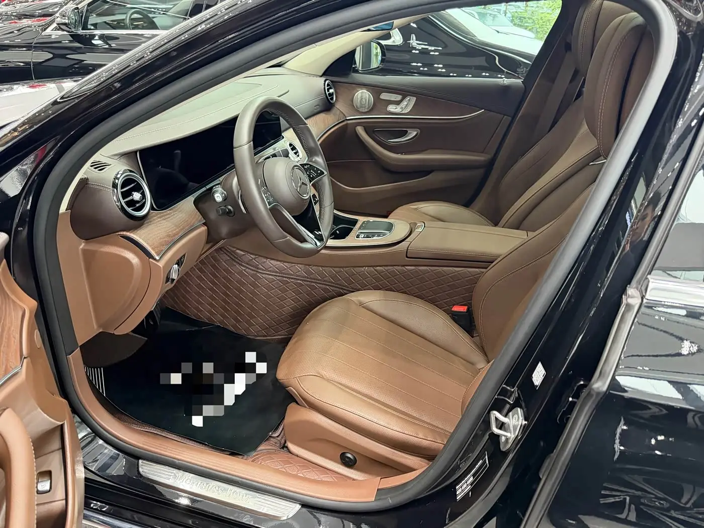 Mercedes-Benz E-Class 2020 — Photo 4/9