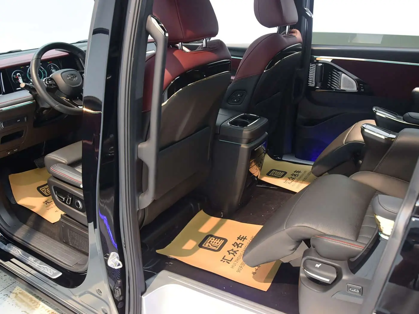 GAC Trumpchi Trumpchi M8 2025 — Photo 6/18