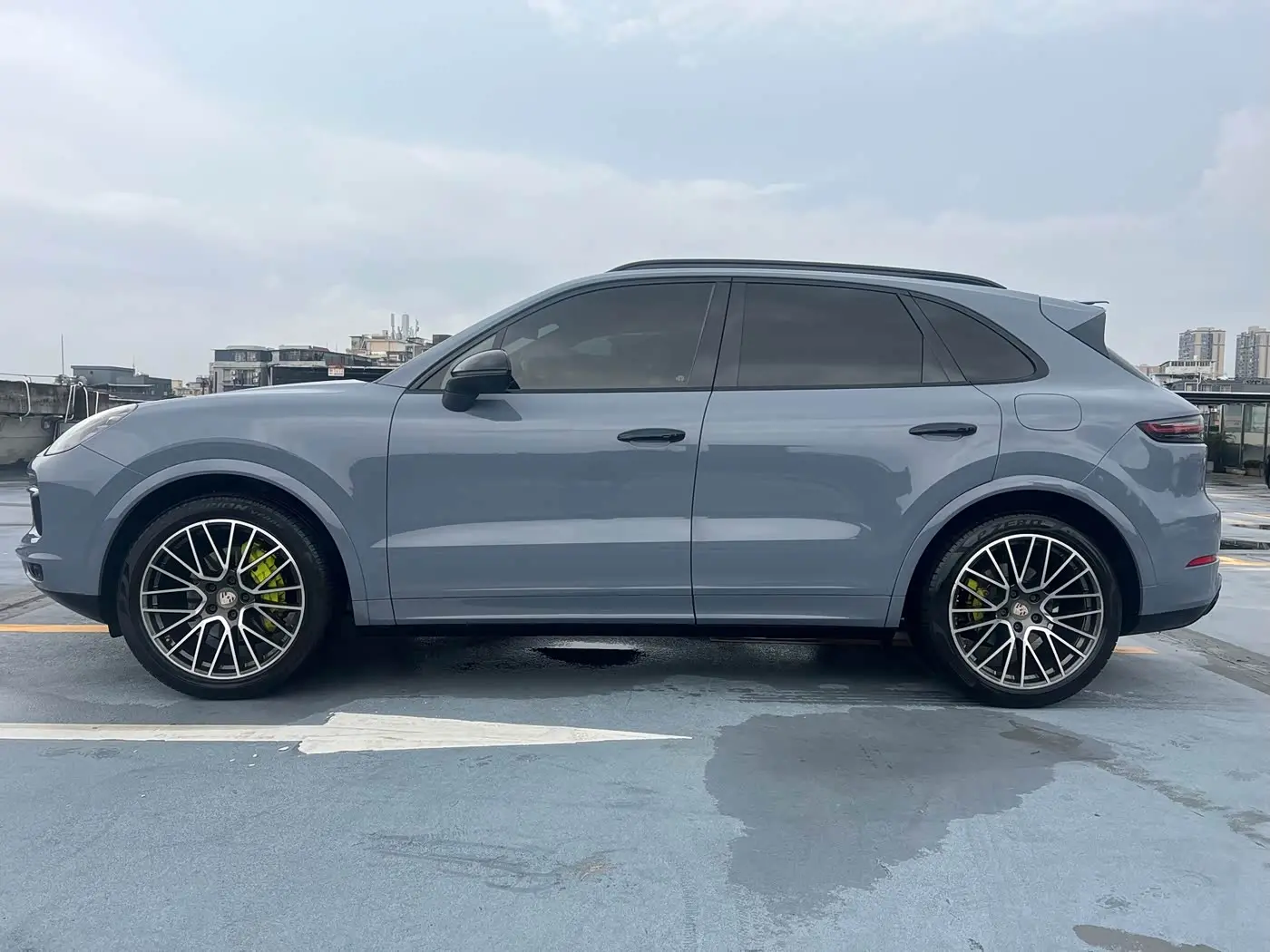 Porsche Cayenne New Energy 2019 — Photo 8/19