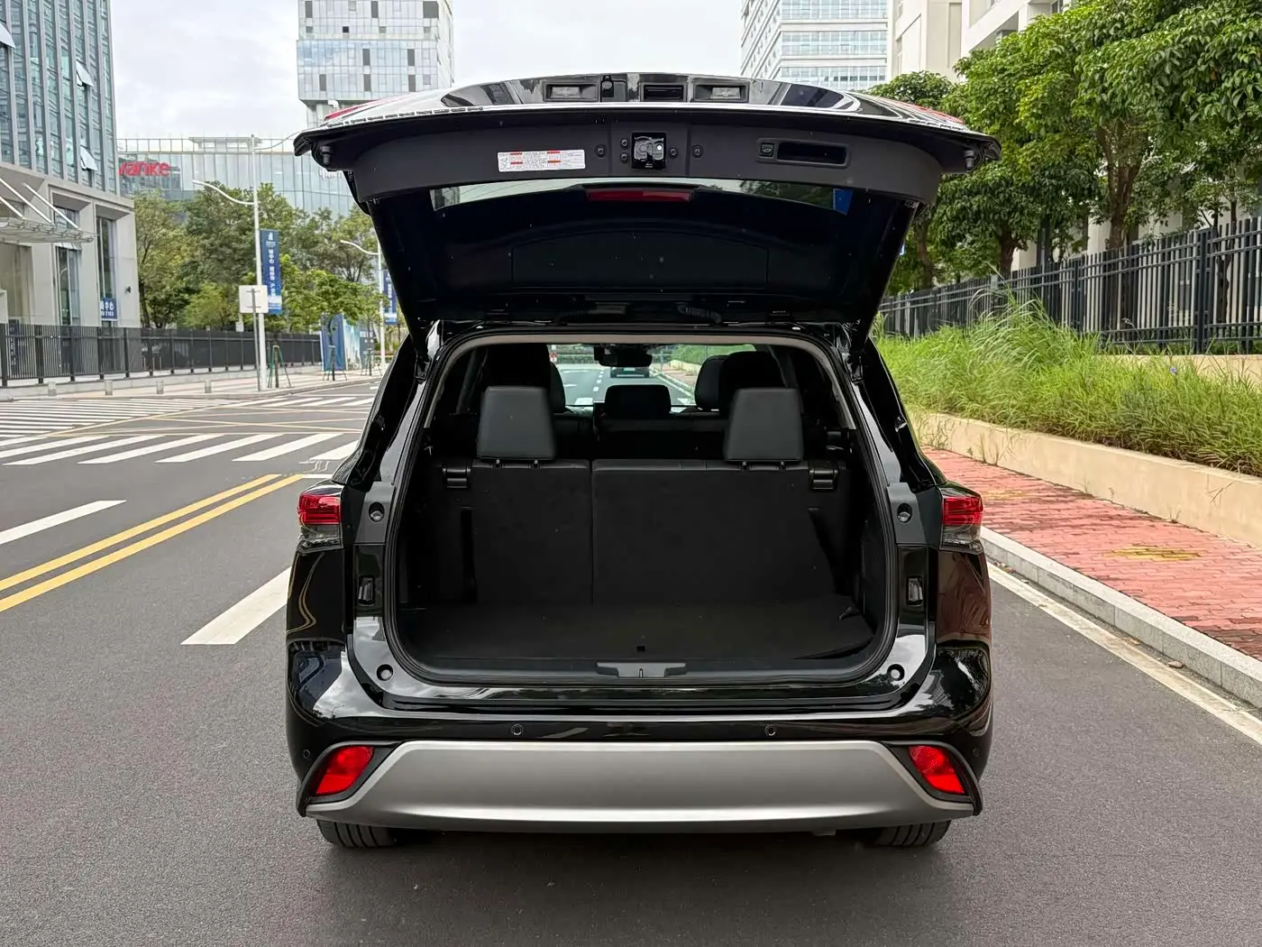 Toyota Highlander 2025 — Şəkil 12/18