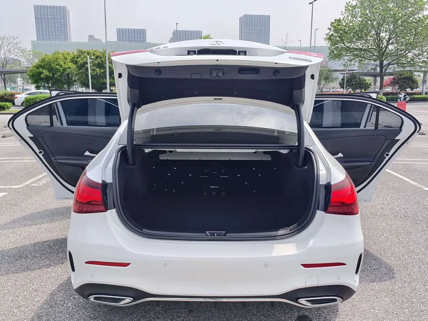 Mercedes-Benz A-Class 2023 — ფოტო 7/20