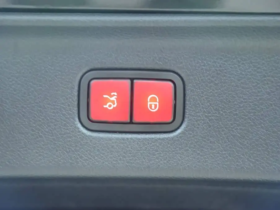 Mercedes-Benz S-Class 2025 — Photo 14/14