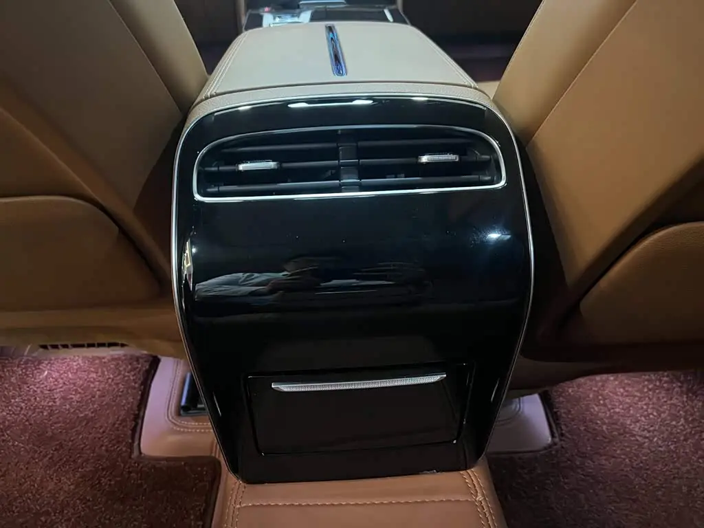 Hongqi H9 2025 — Photo 14/17