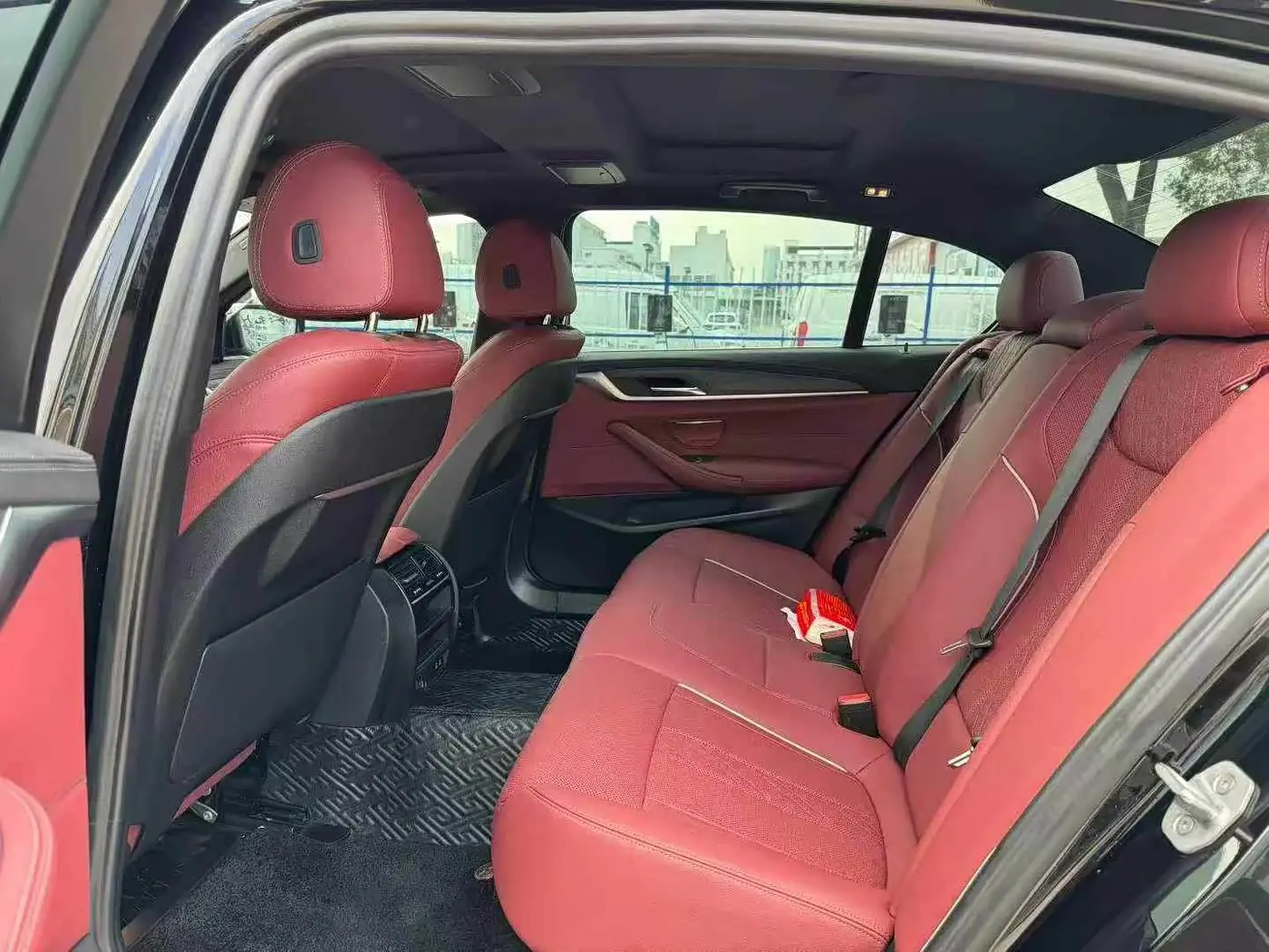 BMW 5 Series 2024 — Photo 14/18