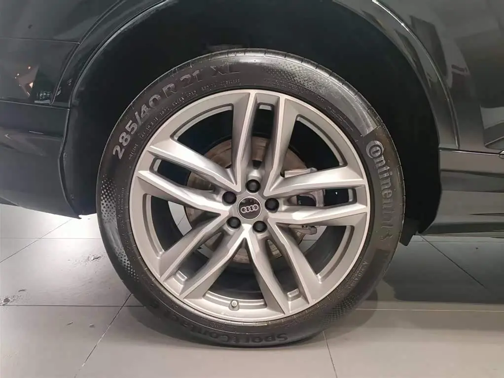 Audi Q7 2025 — Photo 17/17