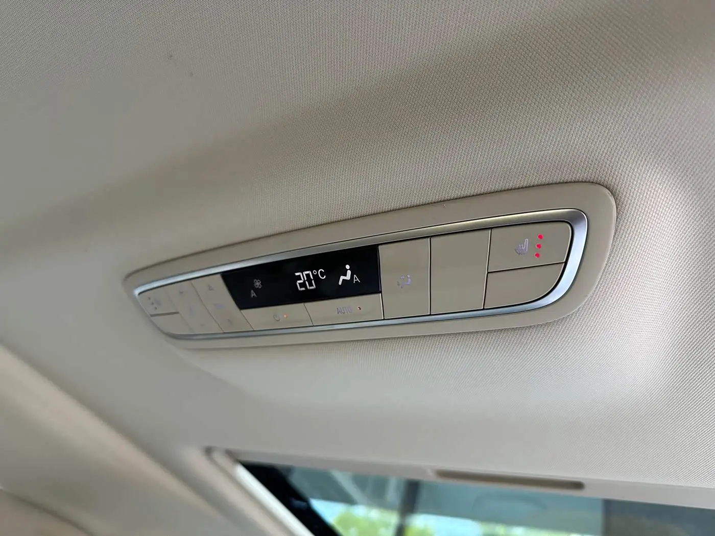 Buick GL8 2023 — Photo 17/18