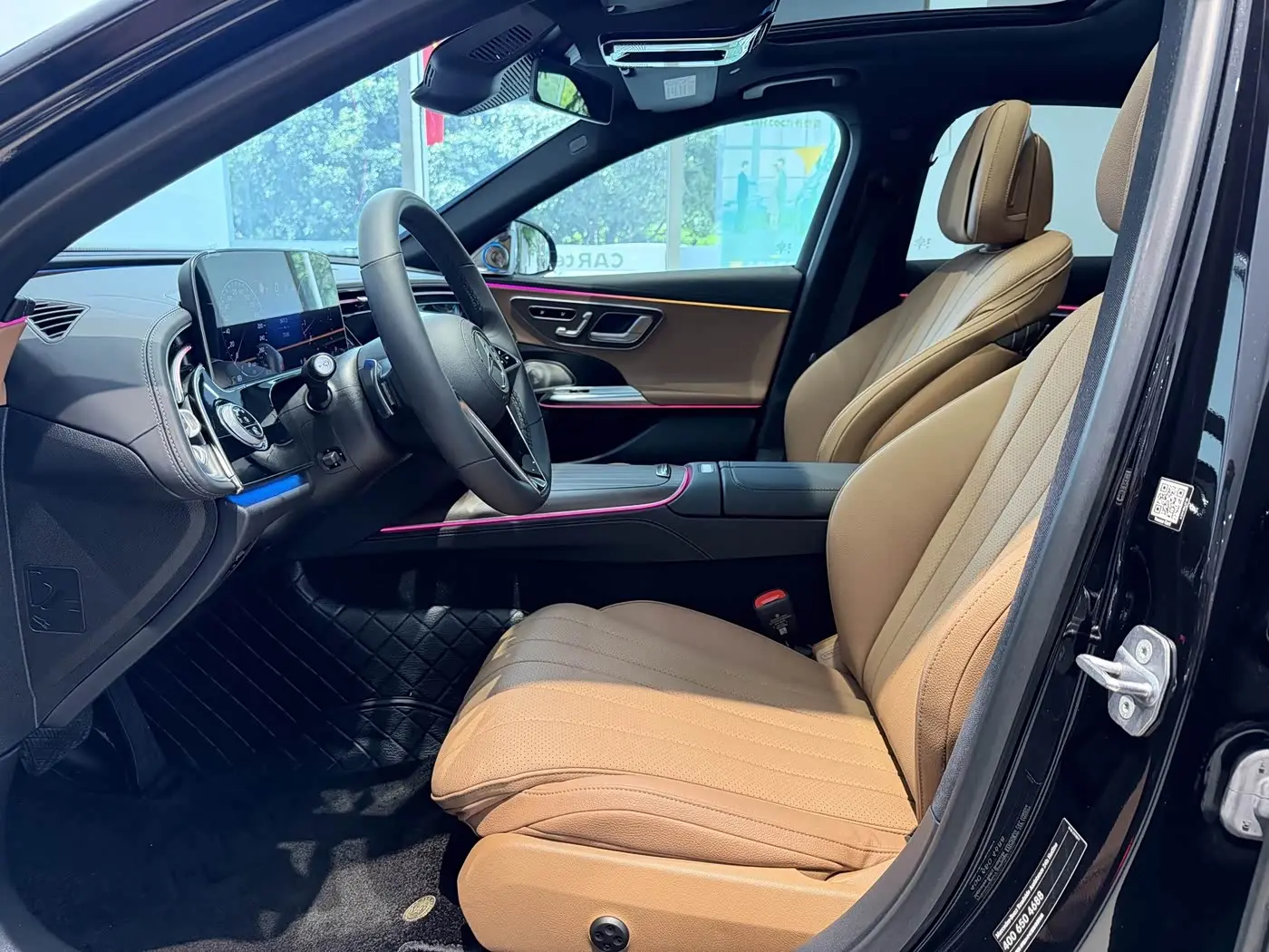 Mercedes-Benz E-Class 2024 — Photo 12/20