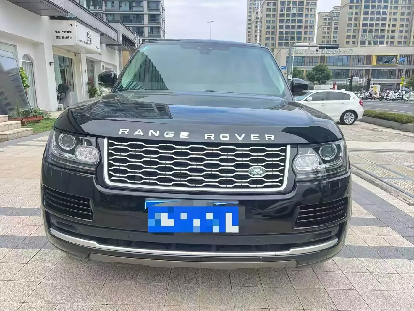 Land Rover Range Rover 2017 — Фото 1/9