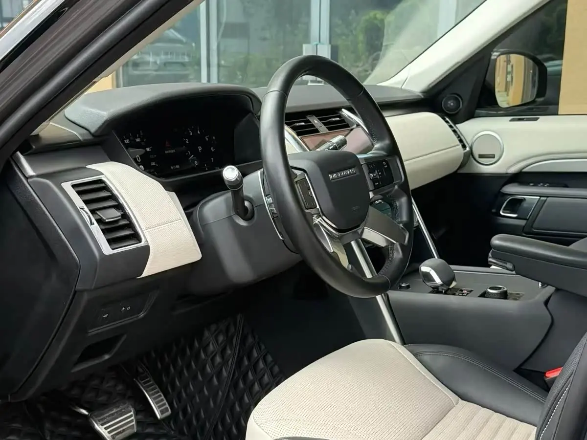 Land Rover Discovery 2021 — Фото 4/9