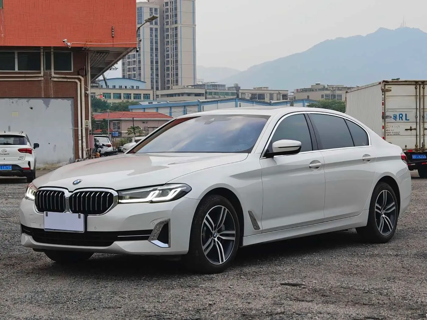 BMW 5 Series 2023 — Photo 1/9