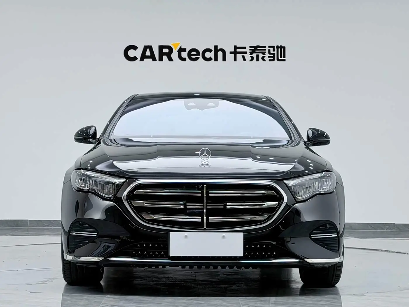 Mercedes-Benz E-Class 2024 — Фото 3/20