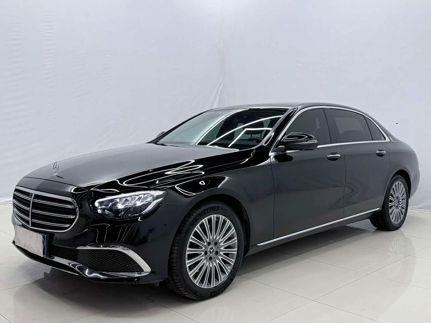 Mercedes-Benz E-Class 2021 — Фото 1/18