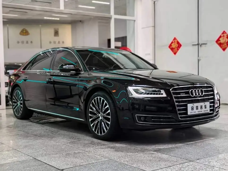 Audi A8 2017 — Фото 2/12