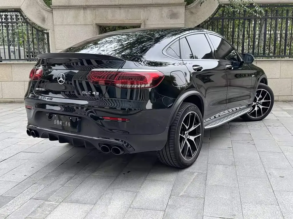 Mercedes-Benz GLC Coupe AMG 2022 — Photo 3/19