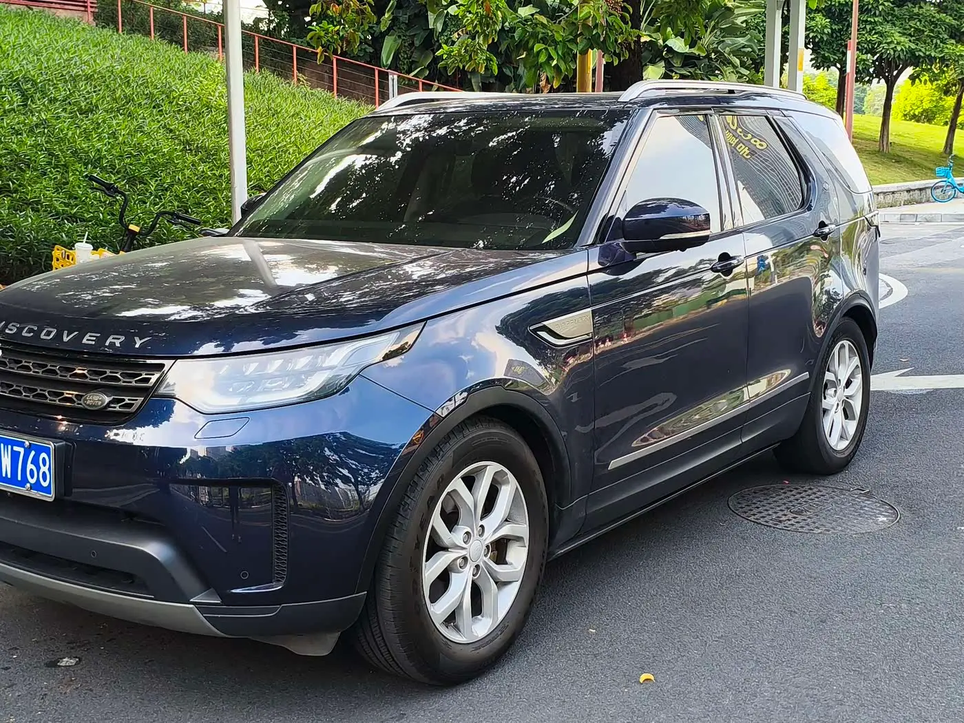 Land Rover Discovery 2018 — Photo 17/20