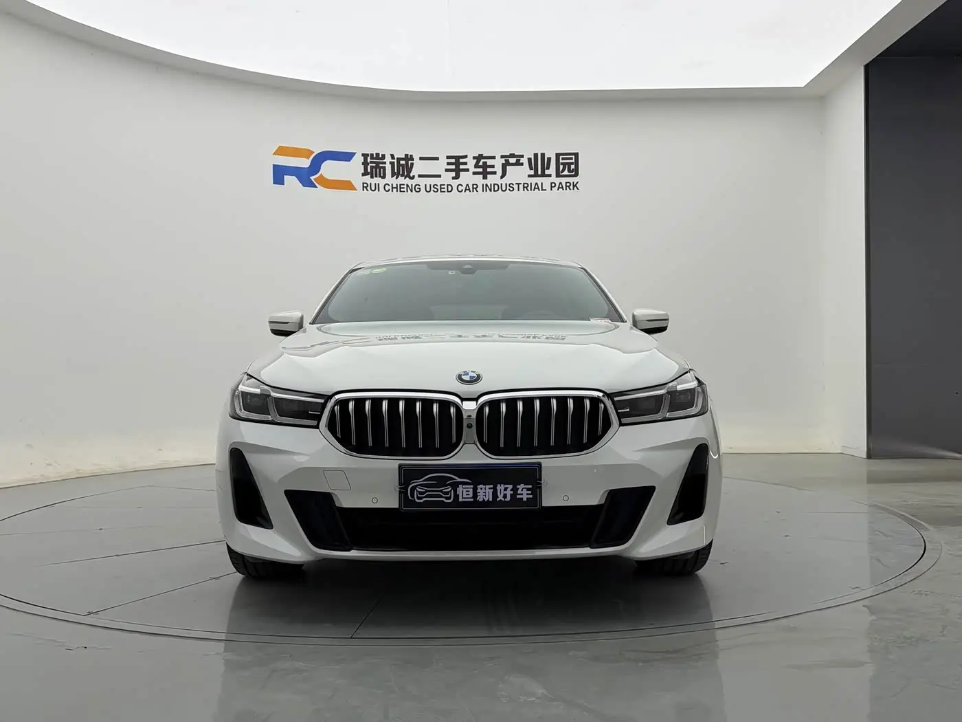 BMW 6 Series GT 2021 — Фото 2/19