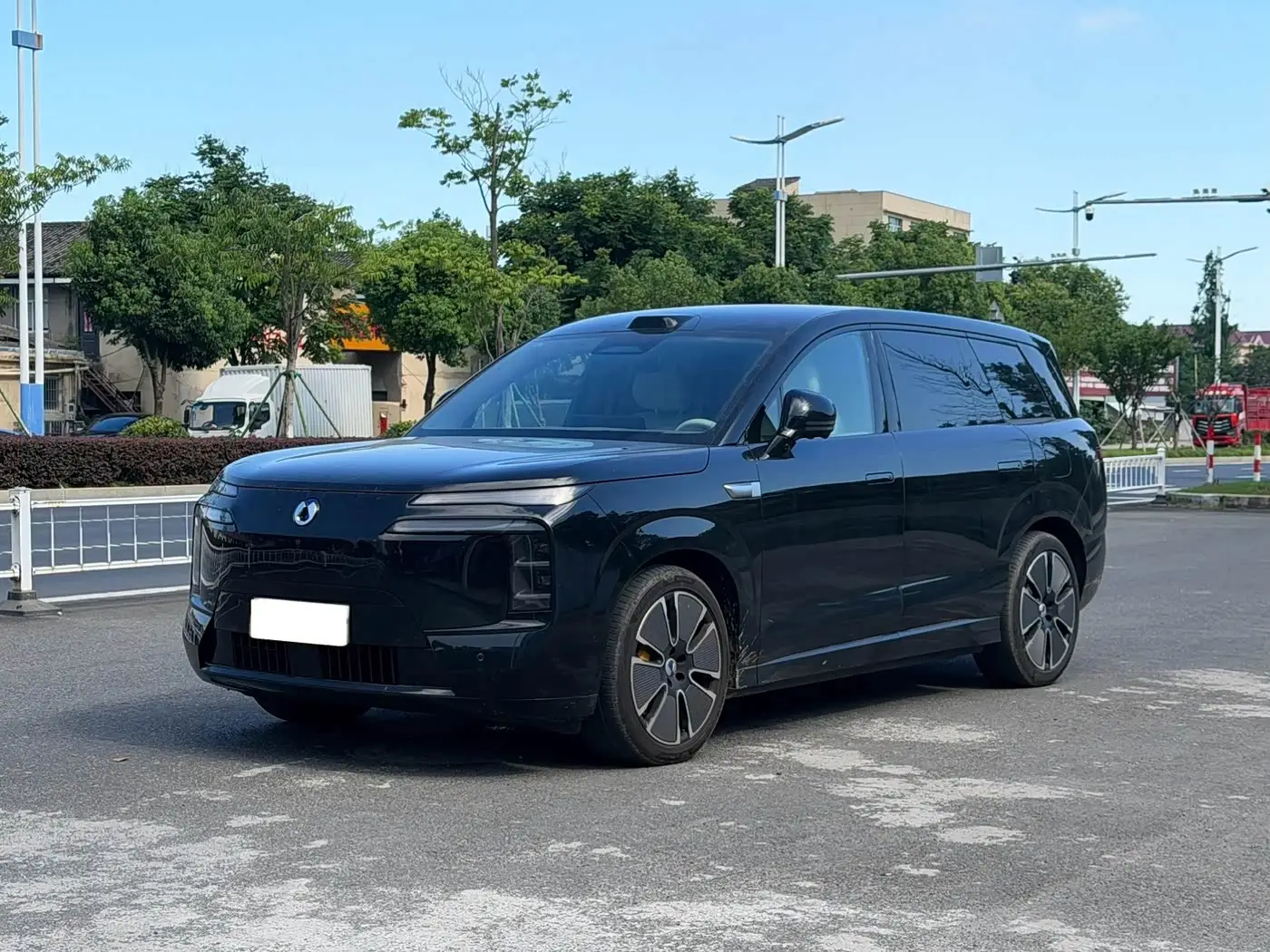 Denza N8L, 2025