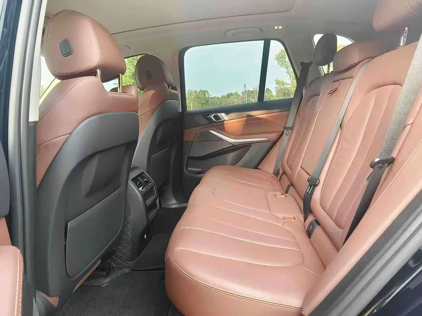 BMW X5 New Energy 2021 — Фото 4/9