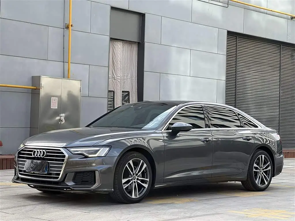 Audi A6L 2019 — Фото 1/16