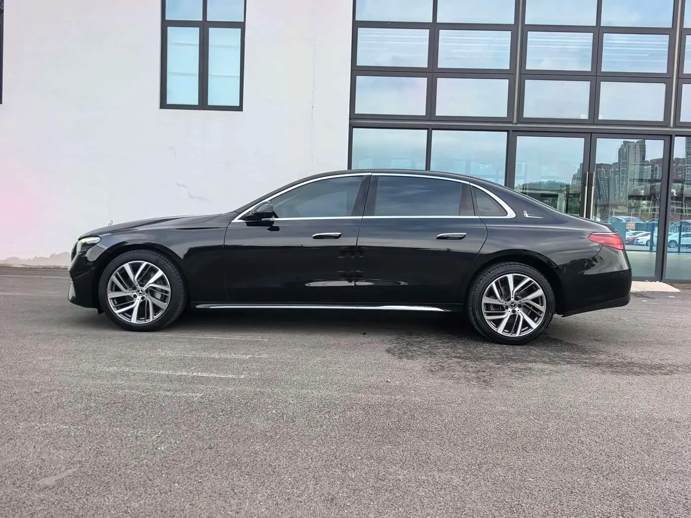 Mercedes-Benz E-Class 2024 — Photo 14/15