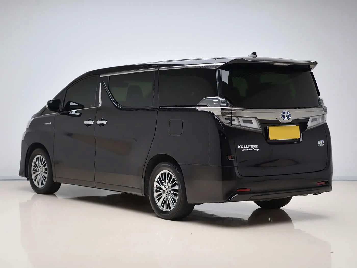 Toyota Vellfire 2020 — Фото 4/20