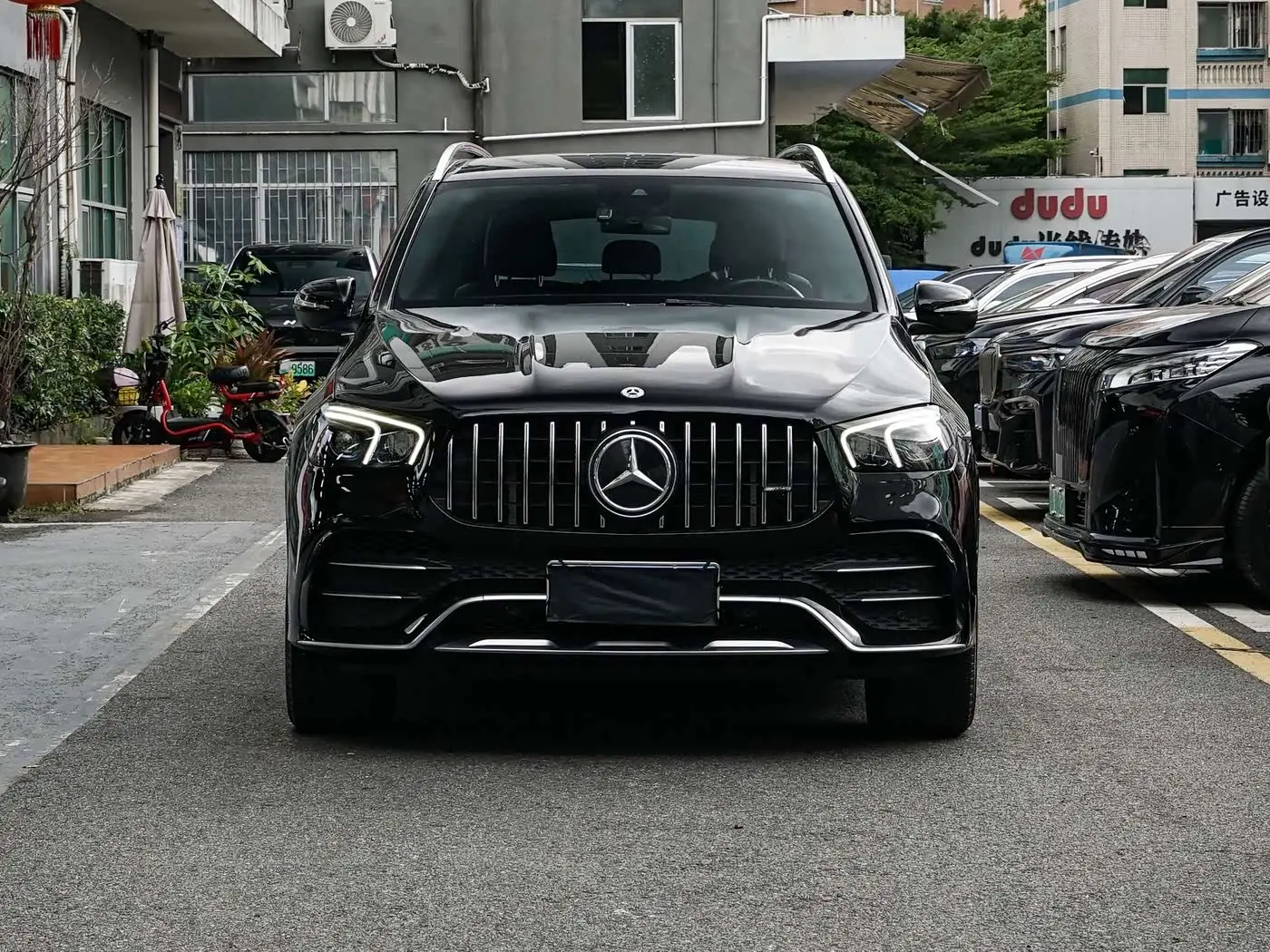 Mercedes-Benz GLE AMG 2021 — Photo 2/15