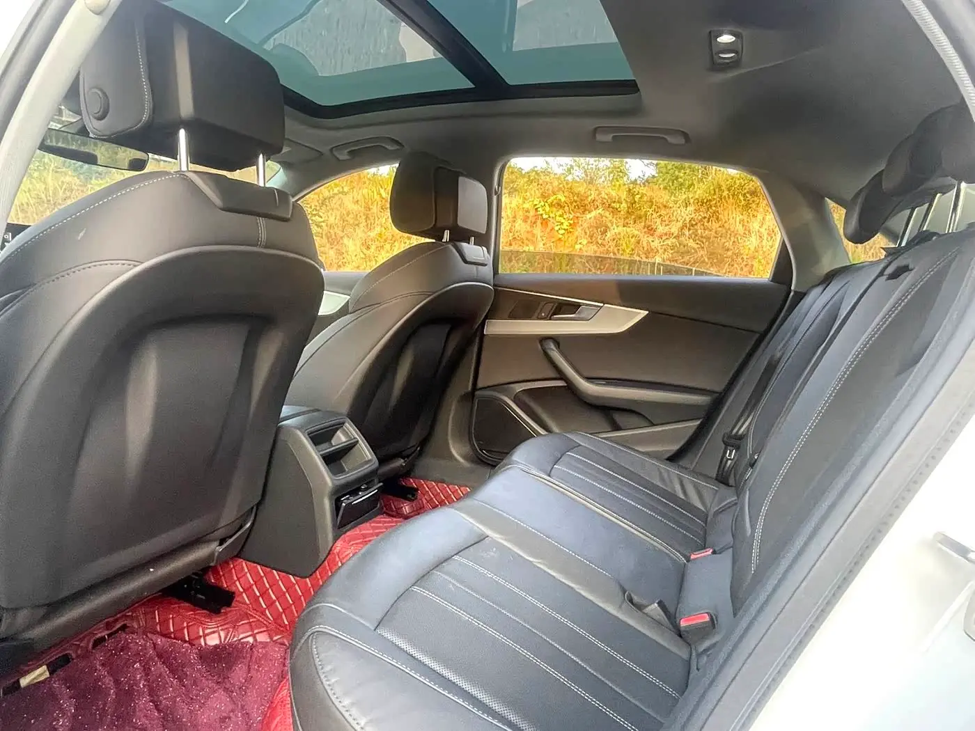 Audi A4L 2021 — Şəkil 4/10