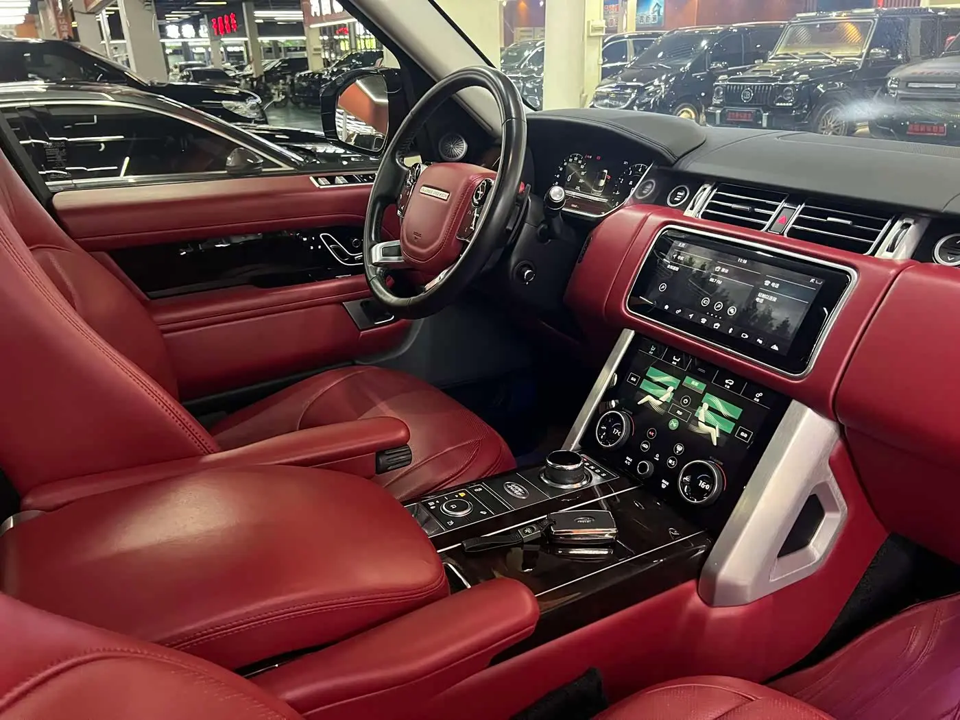 Land Rover Range Rover 2020 — Photo 5/10