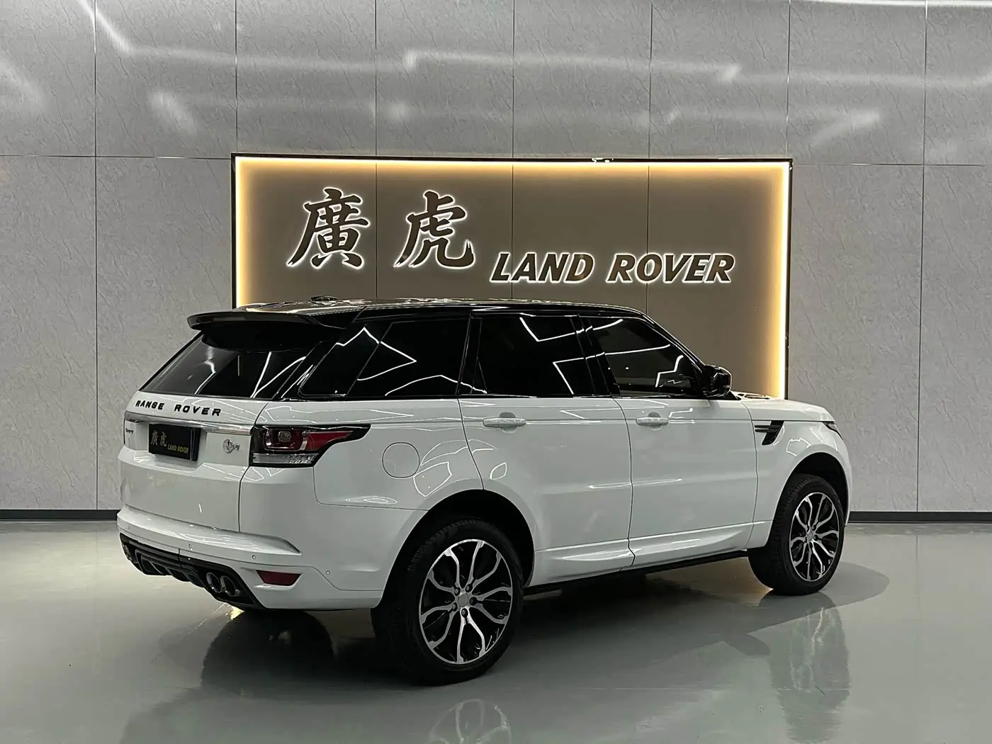 Land Rover Range Rover Sport 2016 — Photo 3/20