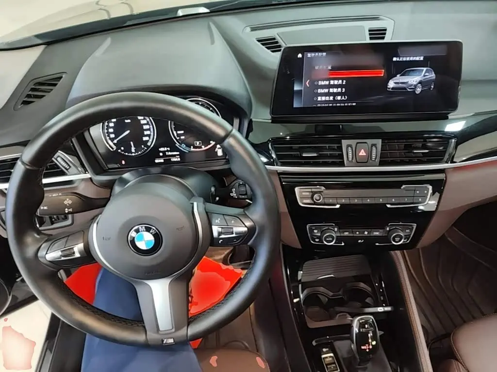 BMW X1 2021 — Photo 9/19