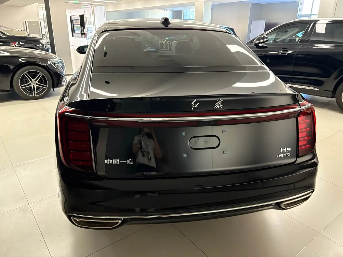 Hongqi H9 2026 — ფოტო 4/10