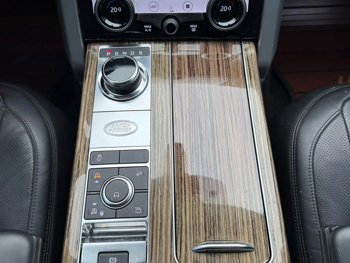 Land Rover Range Rover 2018 — Photo 17/20